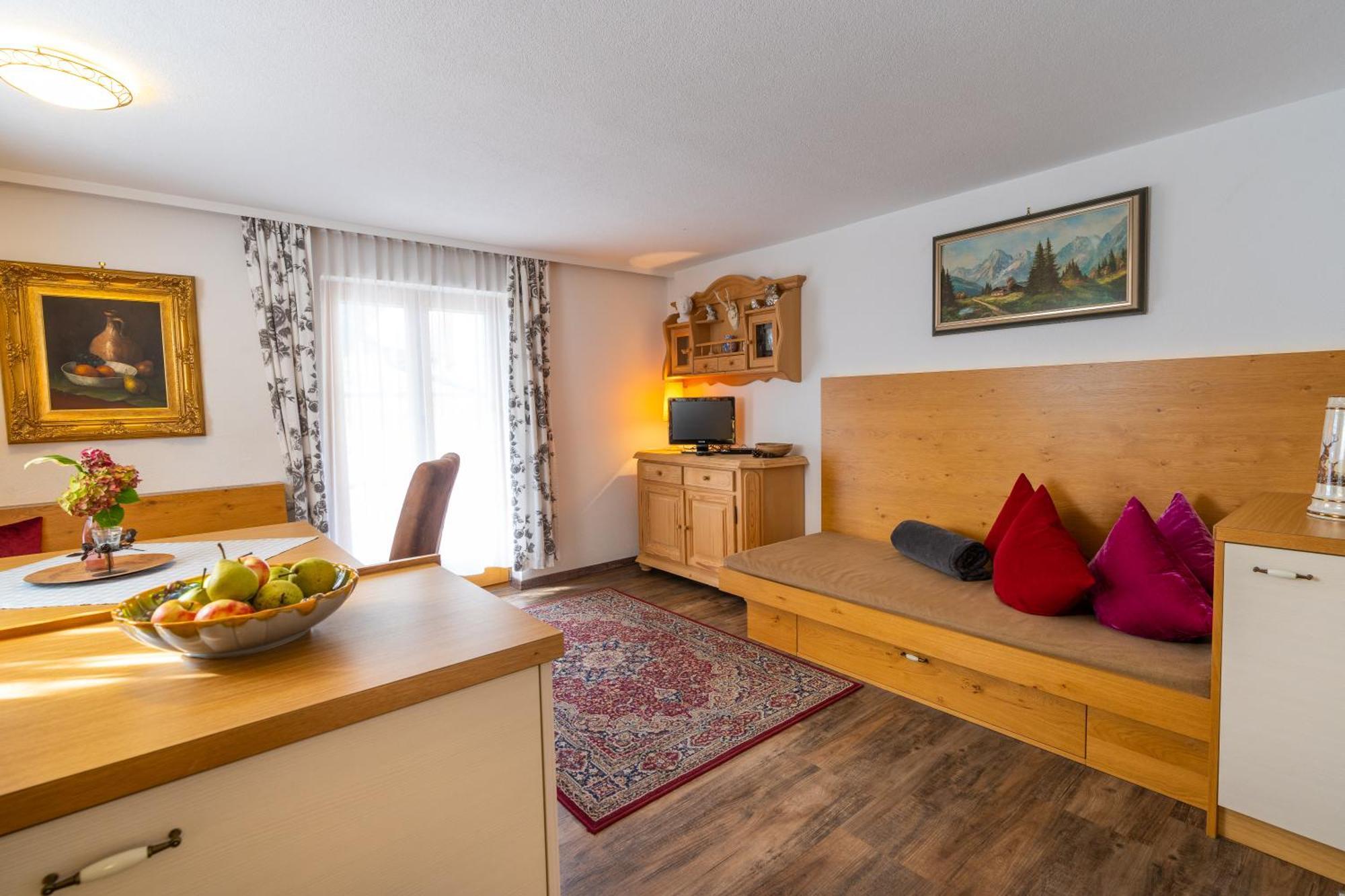 Villa Daringer Mayrhofen Rum bild