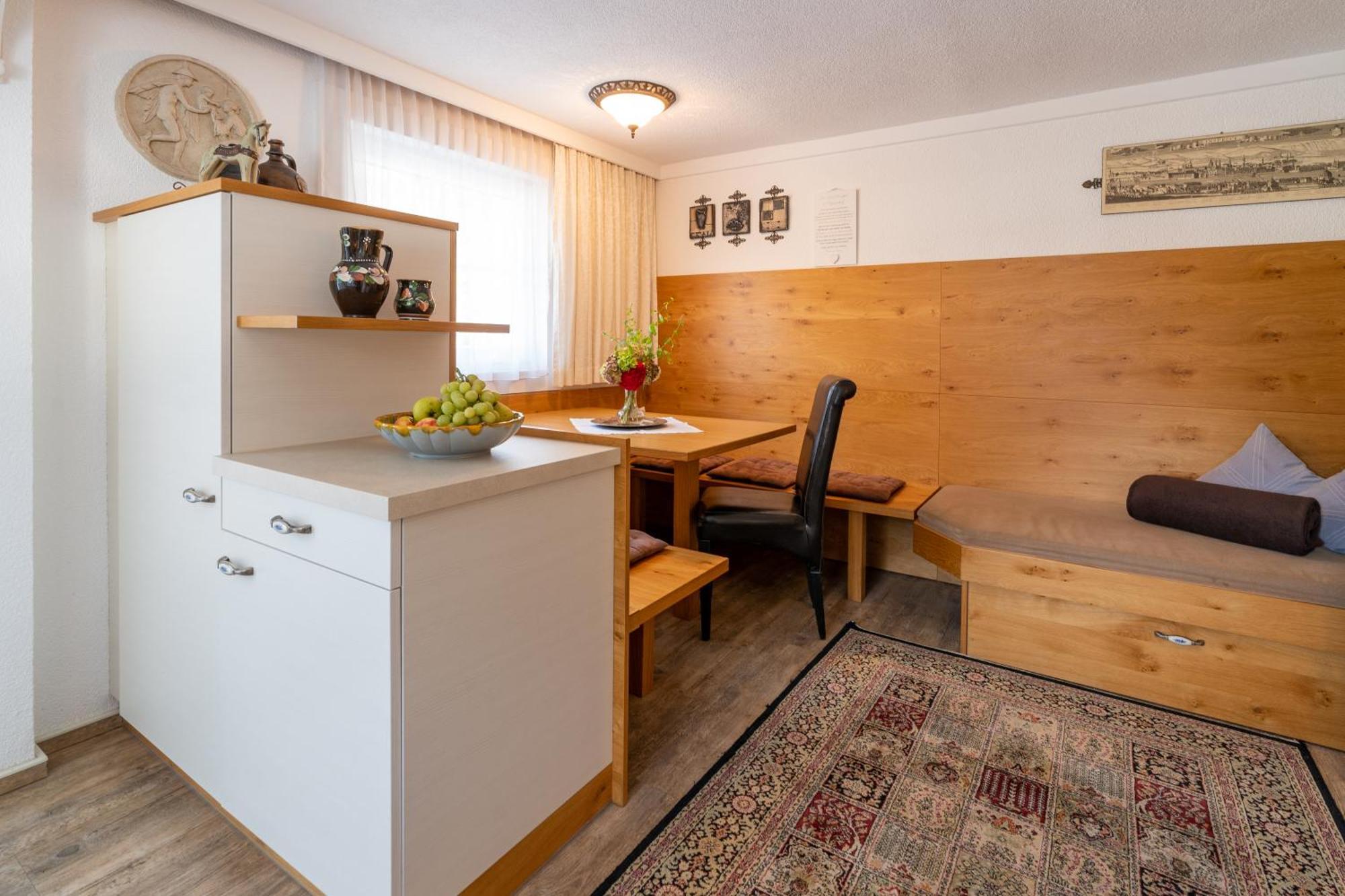 Villa Daringer Mayrhofen Rum bild