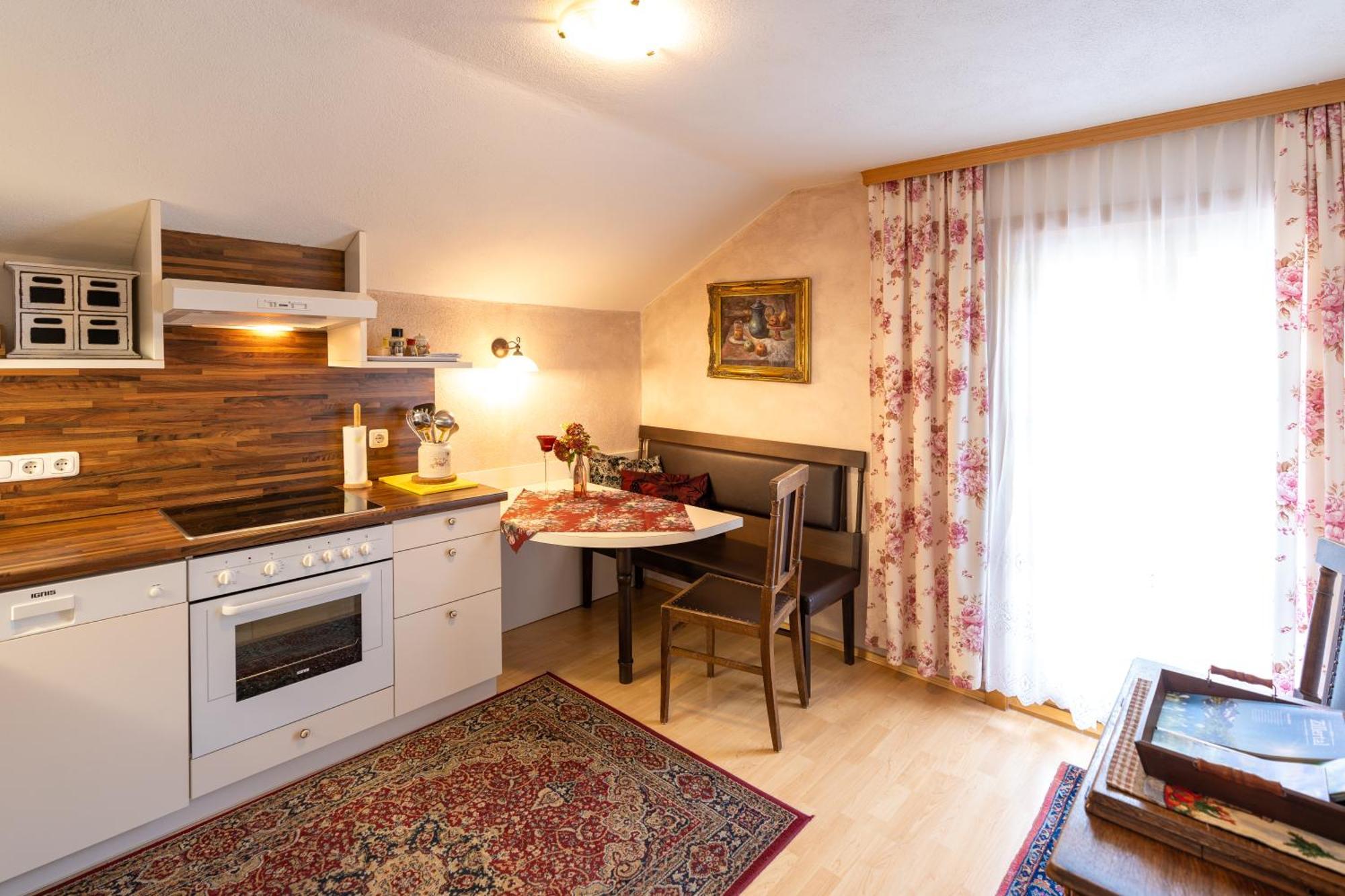 Villa Daringer Mayrhofen Rum bild